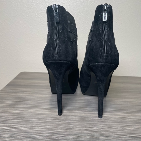 Colin Stuart Black Strappy Booties Size 10 like new in box - Picture 2 of 6